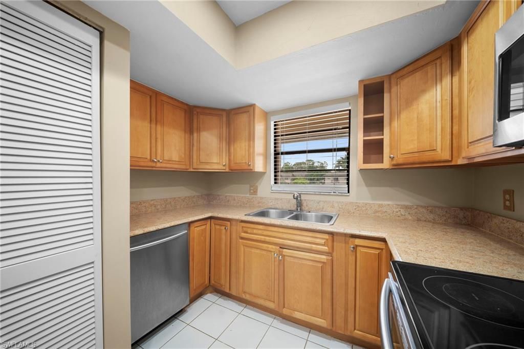 195 Cypress Way E, Unit 8, Naples, FL 34110 Photo