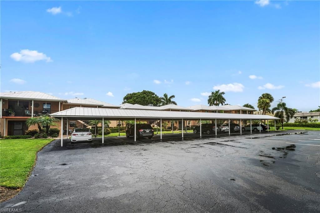 195 Cypress Way E, Unit 8, Naples, FL 34110 Photo