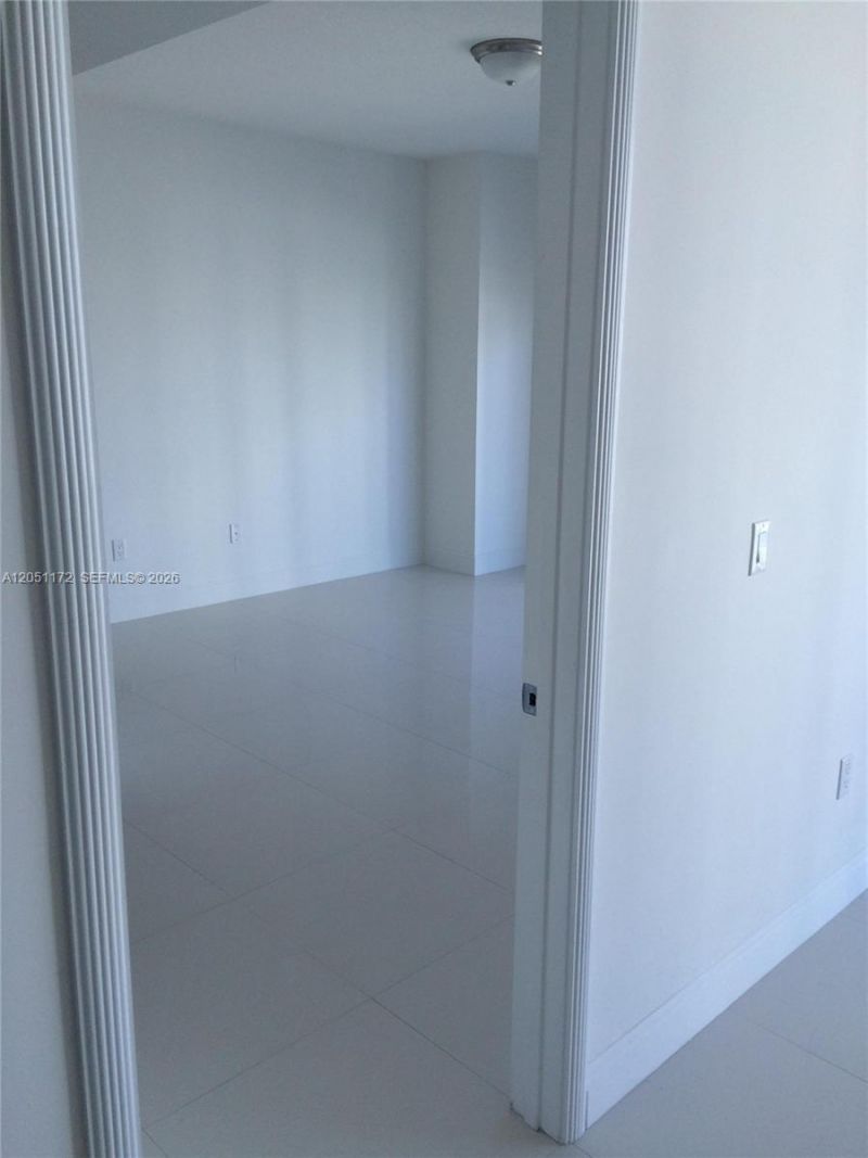 185 SW 7 St, Unit 3105, Miami, FL 33130 Photo