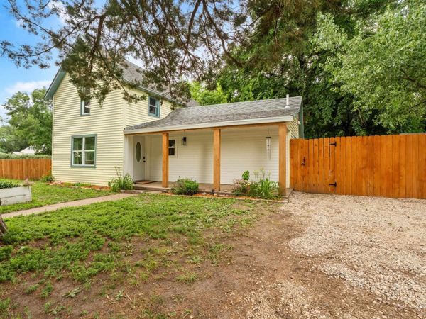 302 Franklin St, Vermillion, SD 57069