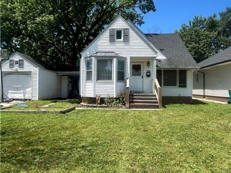 5356 Beechwood Avenue, Maple Heights, OH 44137 Photo 1