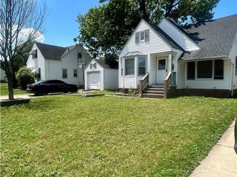 5356 Beechwood Avenue, Maple Heights, OH 44137 Photo 2