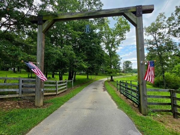 1041 Walt Reed Rd, Grandview, TN 37337
