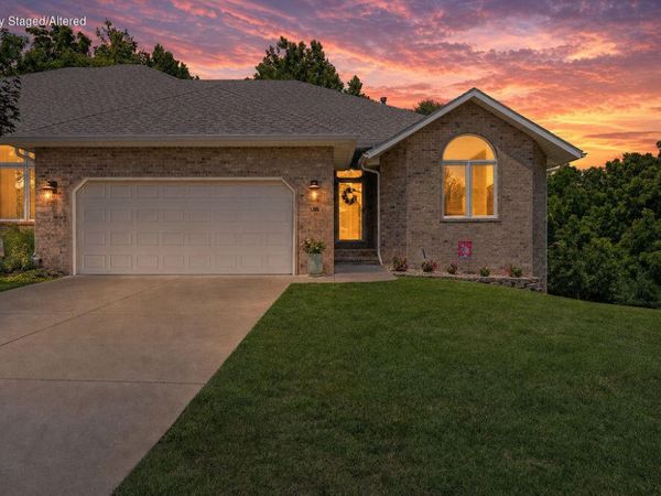 377 E Degraffenreid Street , Springfield, MO 65810