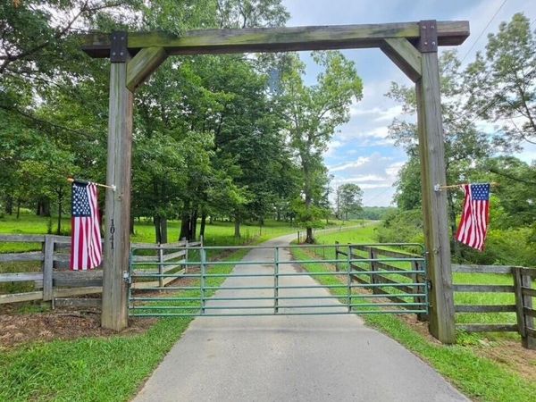 1041 Walt Reed Rd, Grandview, TN 37337