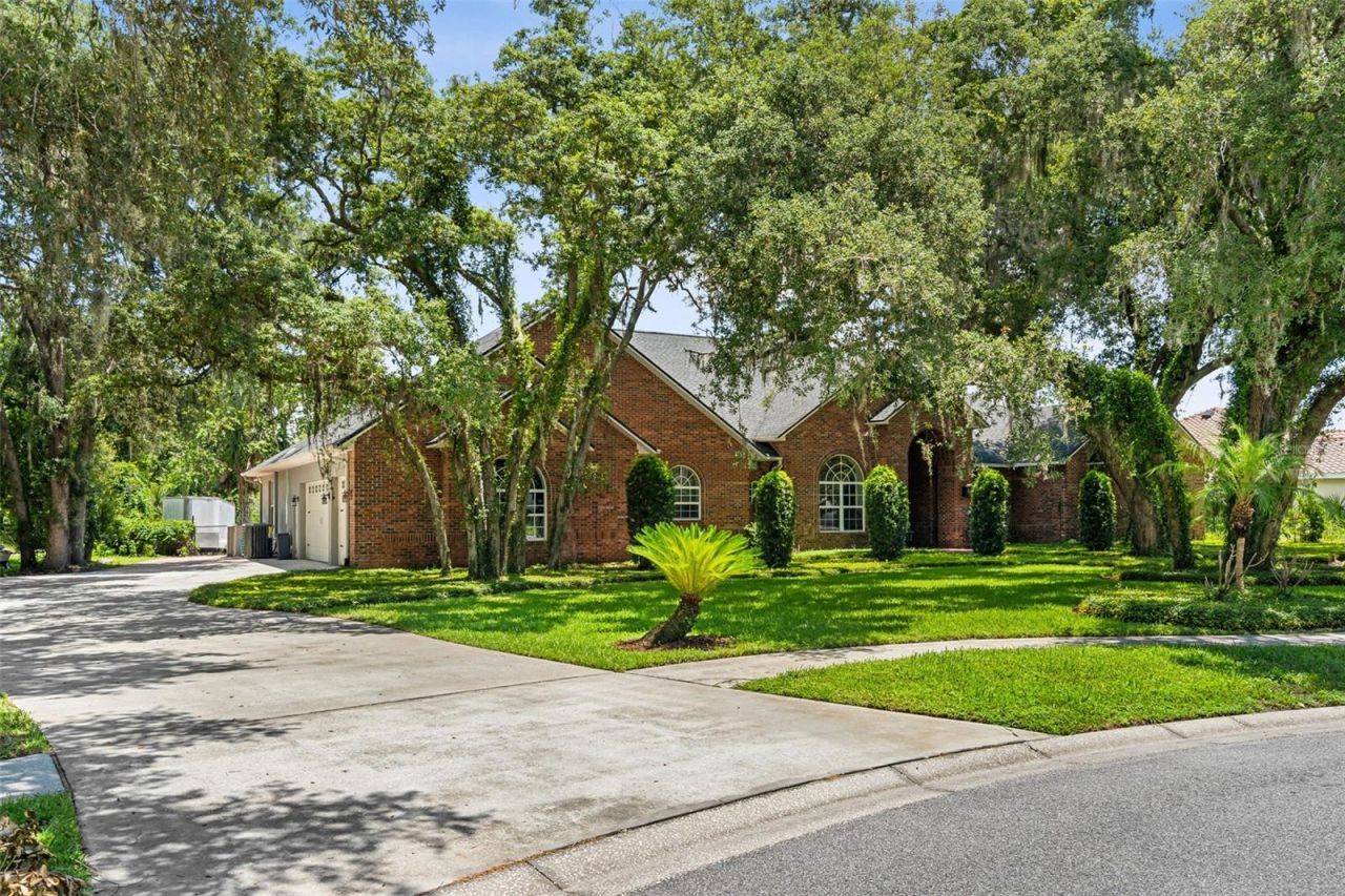 5804 Thoreau Place, Lithia, FL 33547 Photo
