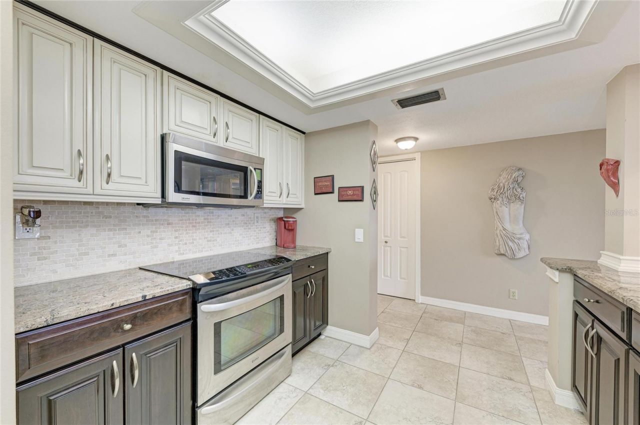 5700 Escondida Boulevard S, Unit 506, Saint Petersburg, FL 33715 Photo