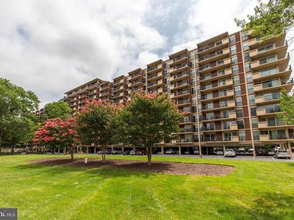1300 ARMY NAVY DRIVE, Unit 814, ARLINGTON, VA 22202