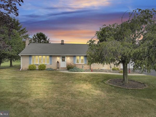 2382 STOVERSTOWN ROAD, SPRING GROVE, PA 17362
