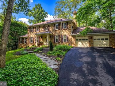 12134 HOLLY KNOLL CIRCLE, GREAT FALLS, VA 22066