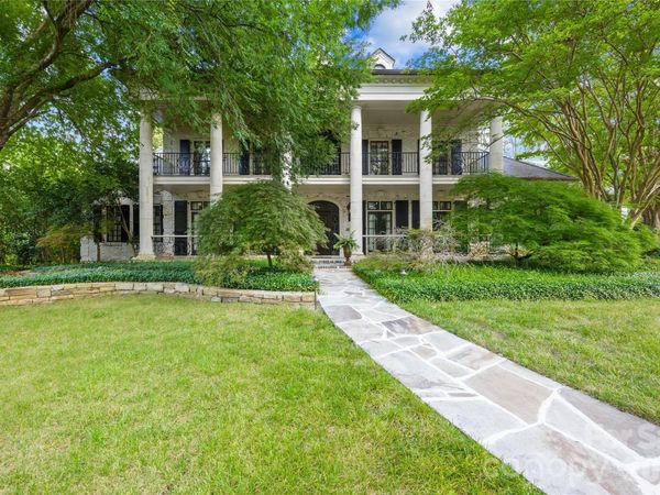 4523 Fox Brook Lane, Charlotte, NC 28211