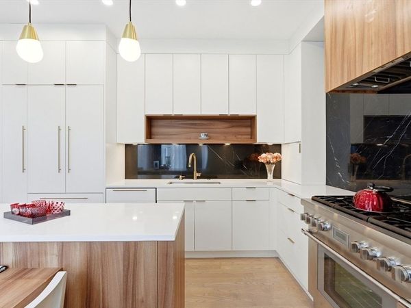 70 Walker St, Unit Front, Newton, MA 02460