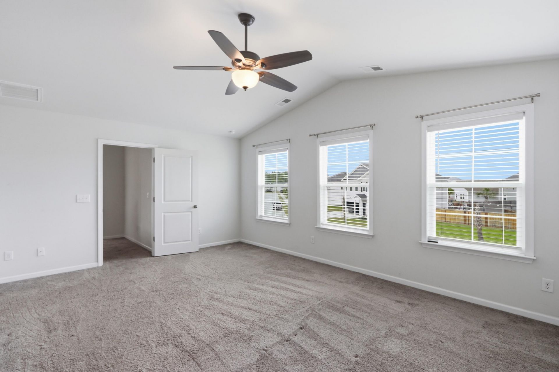 165 Clydesdale Circle Photo 25