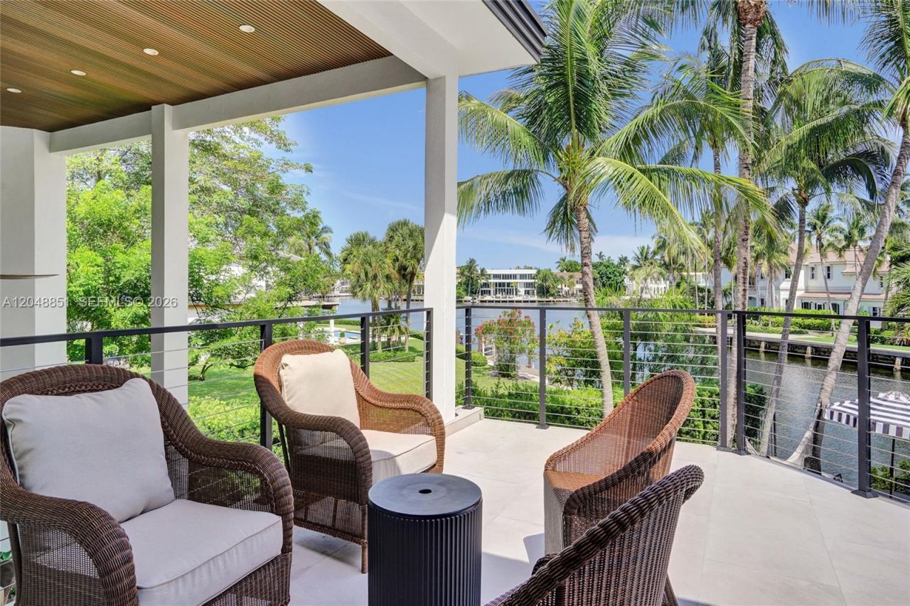 113 Holiday Dr, Hallandale Beach, FL 33009 Photo