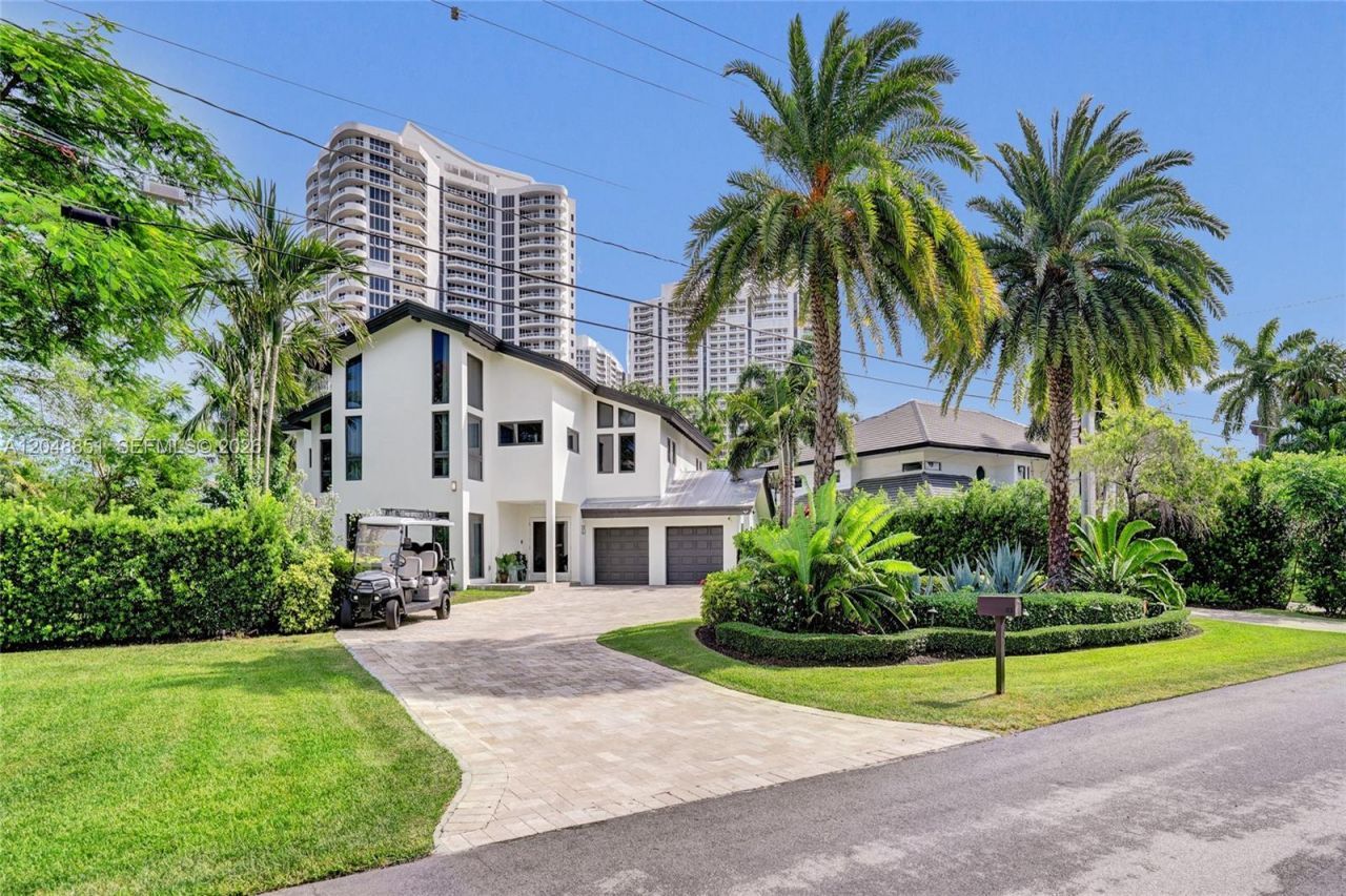 113 Holiday Dr, Hallandale Beach, FL 33009 Photo