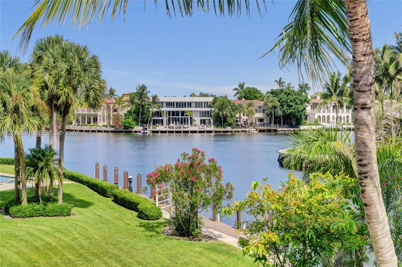 113 Holiday Dr, Hallandale Beach, FL 33009 Photo