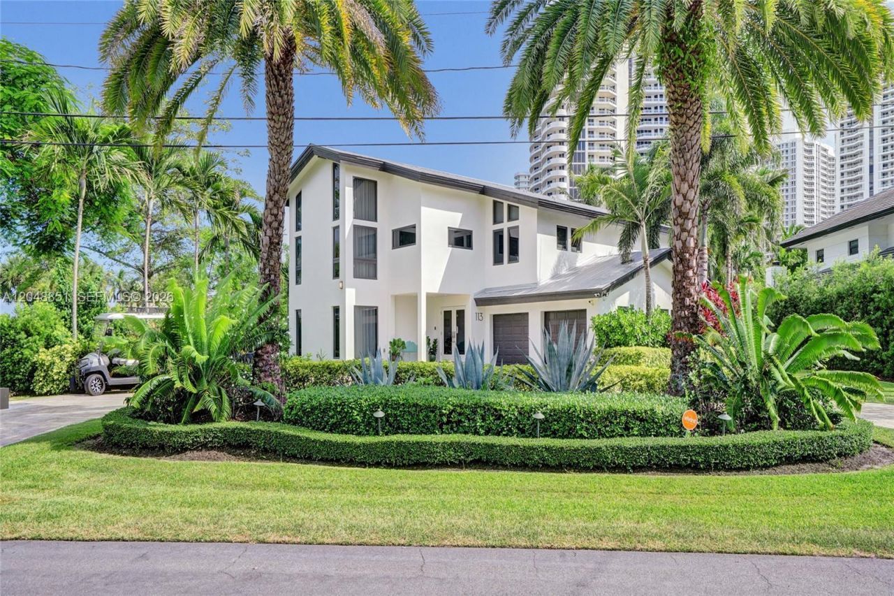 113 Holiday Dr, Hallandale Beach, FL 33009 Photo