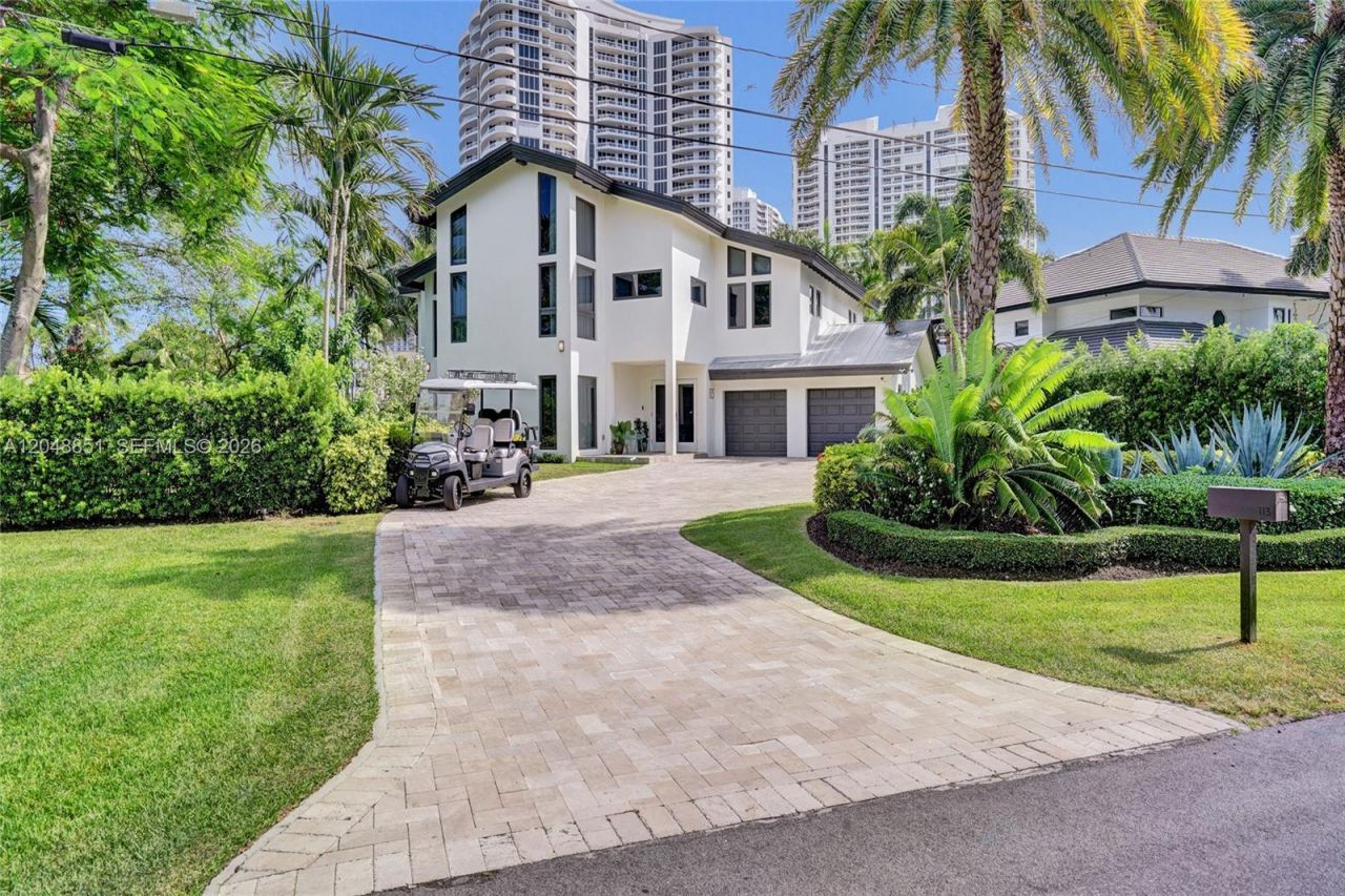 113 Holiday Dr, Hallandale Beach, FL 33009 Photo