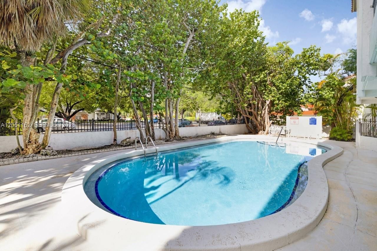 338 Majorca Ave, Unit 103, Coral Gables, FL 33134 Photo