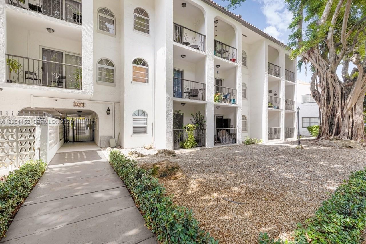 338 Majorca Ave, Unit 103, Coral Gables, FL 33134 Photo