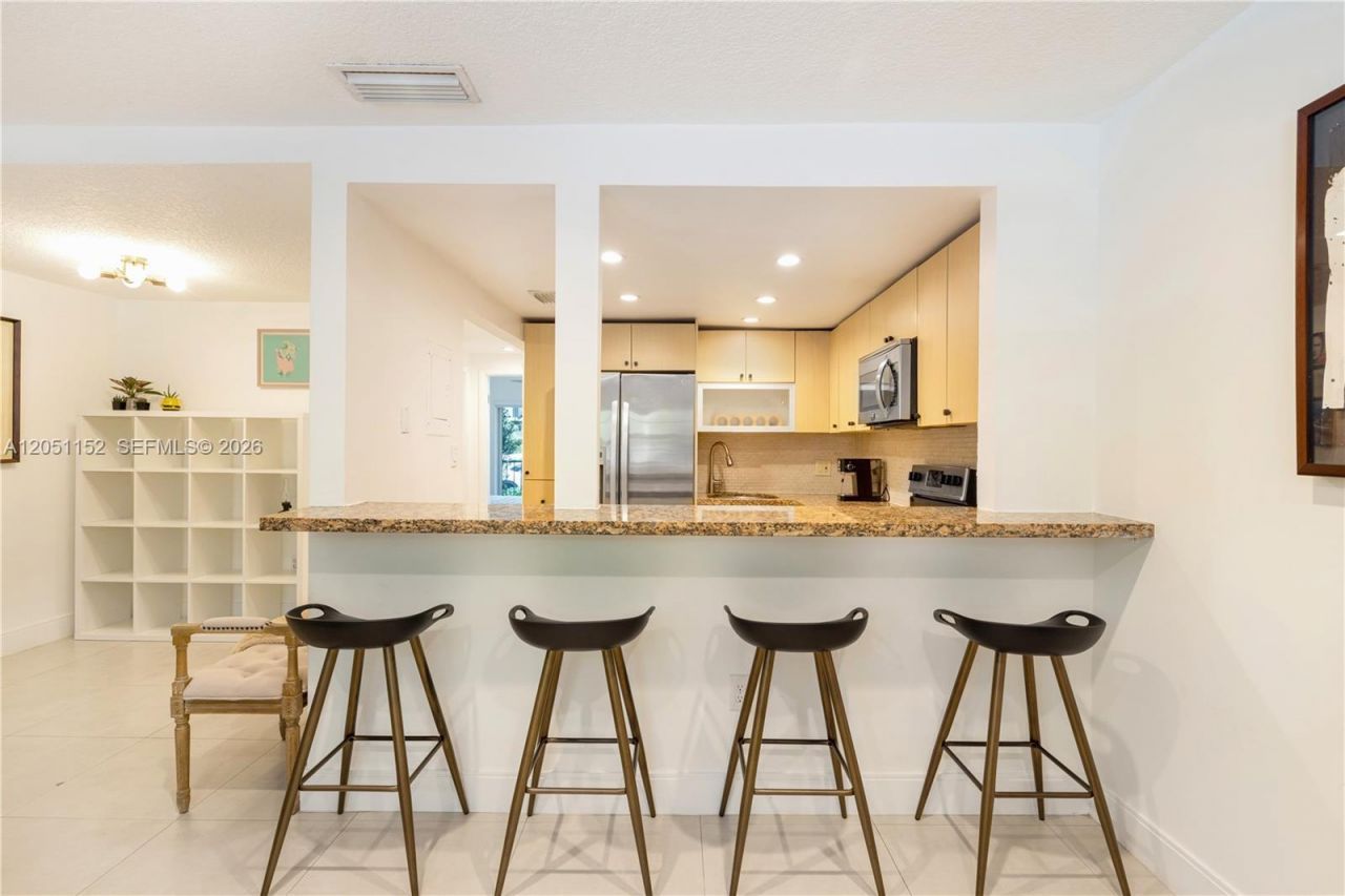 338 Majorca Ave, Unit 103, Coral Gables, FL 33134 Photo