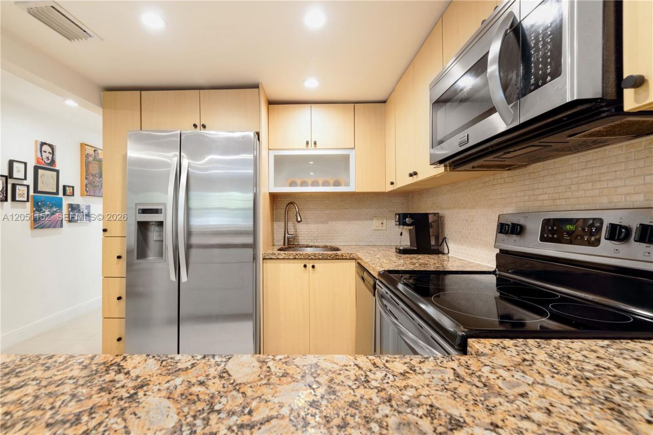 338 Majorca Ave, Unit 103, Coral Gables, FL 33134 Photo