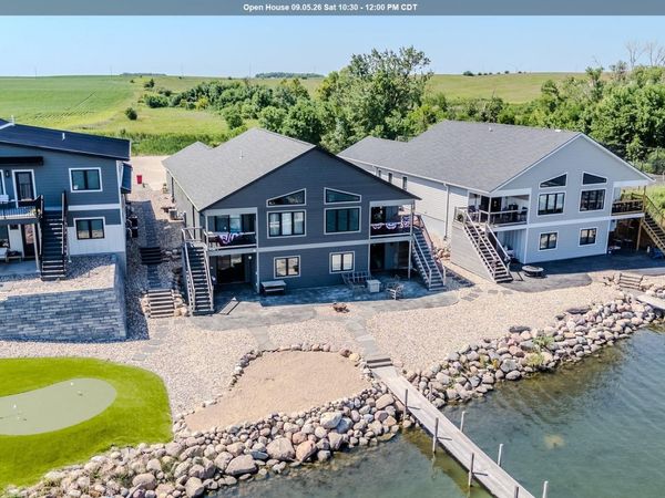 176 West Bay Rd, Lake Park, IA 51247