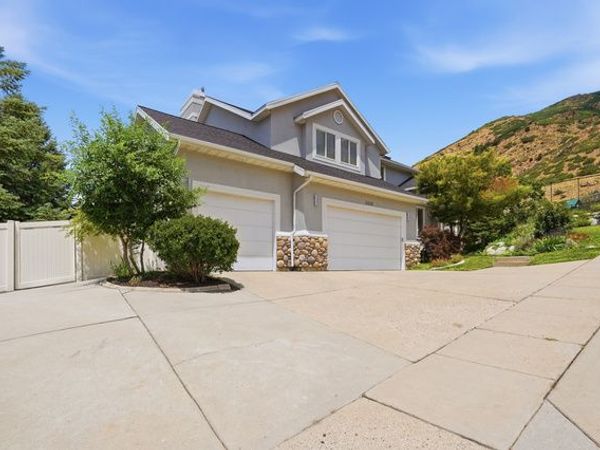 3439 E CANYON COVE DR, Holladay, UT 84121