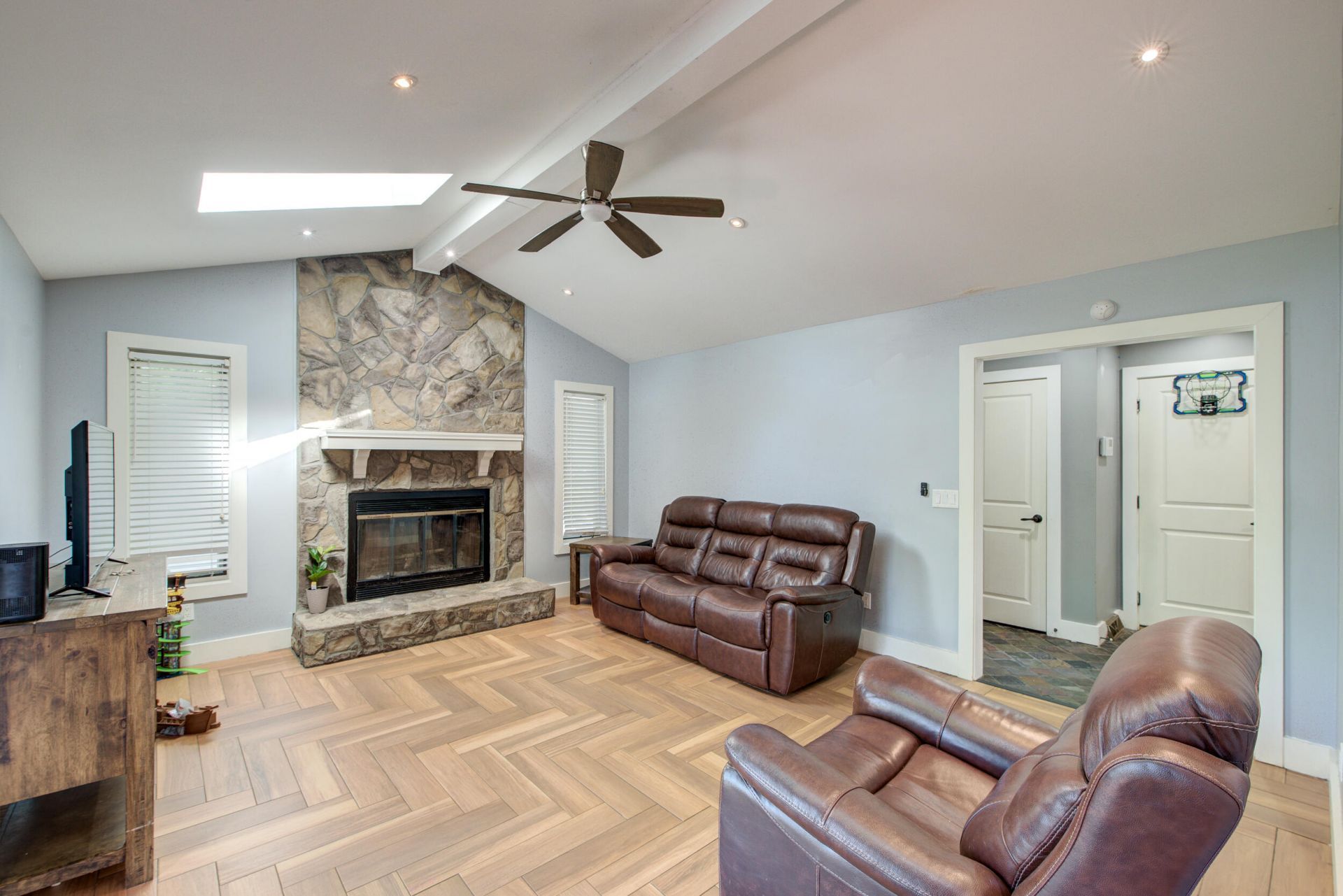 106 Laurels Curve Photo 28