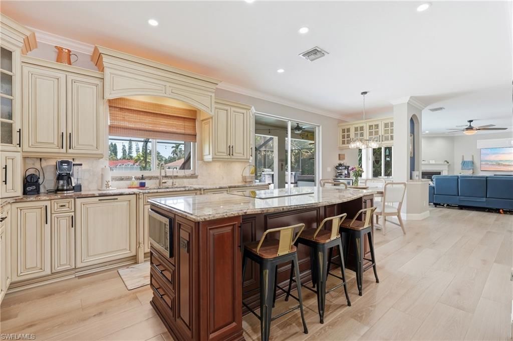 308 Wentworth Ct , Naples, FL 34104 Photo
