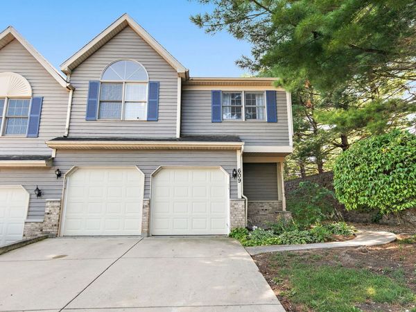 609 River Bluff Drive , Carpentersville, IL 60110