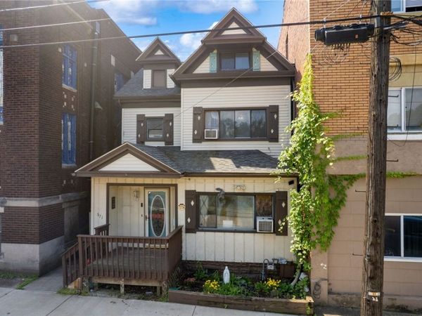 571 3rd St, Pitcairn, PA 15140