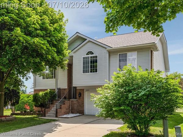 3201 Lynhurst Court, Oakland Twp, MI 48306