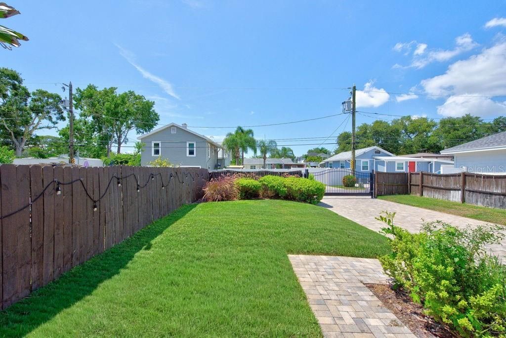 626 35th Avenue N, Saint Petersburg, FL 33704 Photo