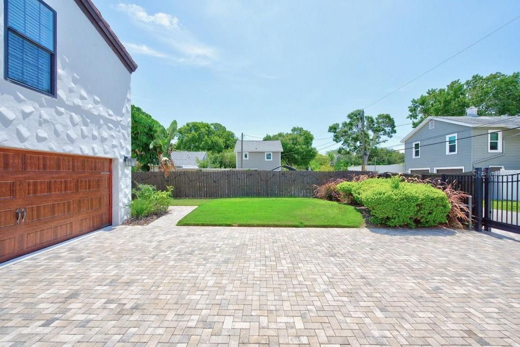626 35th Avenue N, Saint Petersburg, FL 33704 Photo