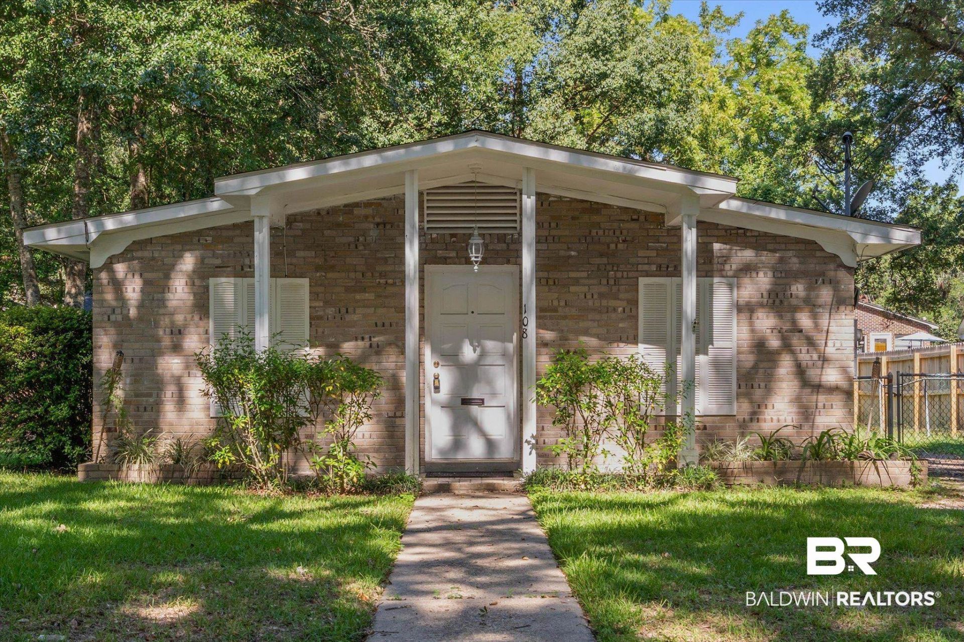 108 Mohawk Street, Mobile, AL 36606 Main Photo