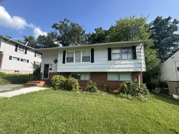 328 W EDMONSTON DRIVE , ROCKVILLE, MD 20852