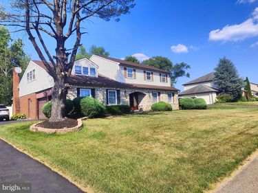 1881 AUGUST DRIVE , HUNTINGDON VALLEY, PA 19006
