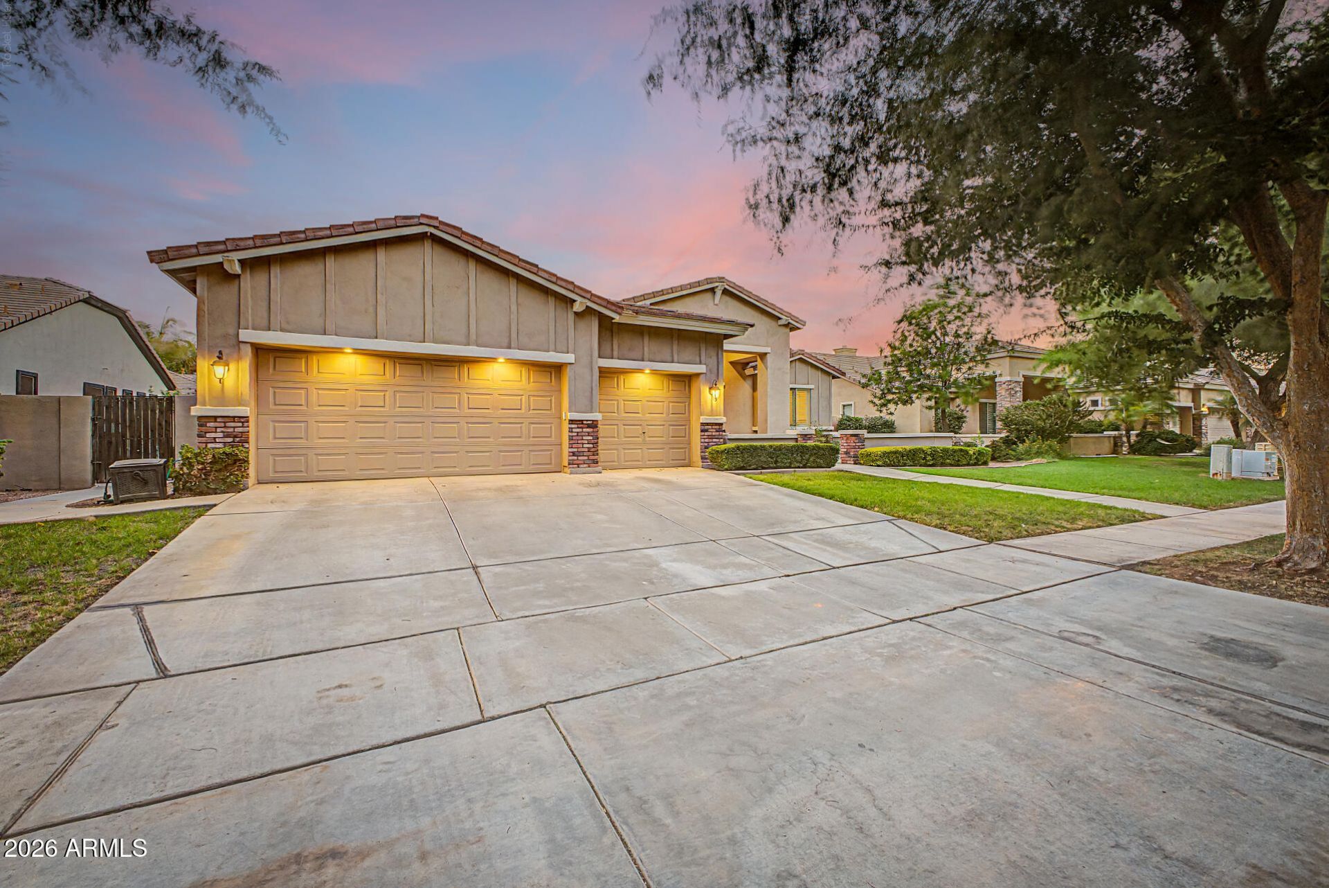 2975 E Comstock Drive, Gilbert, AZ 85296 Main Photo