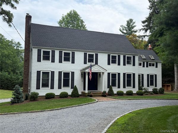 9 Three Sisters Road , Saint James, NY 11780