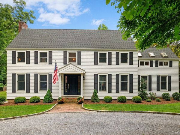 9 Three Sisters Road , Saint James, NY 11780