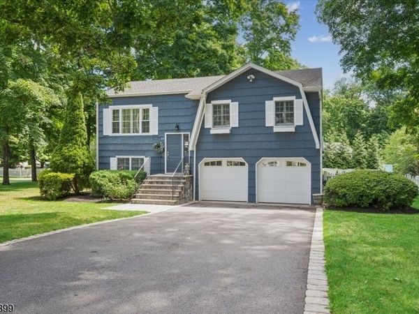 29 Hillside Ter, Bernards, NJ 07920