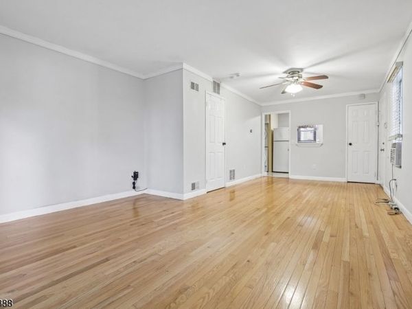 2 Cottage Pl, Morristown, NJ 07960