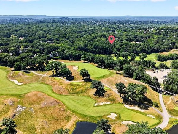 365 Newton St, Brookline, MA 02467
