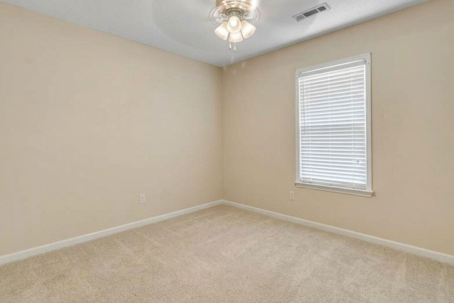 4 Garth Drive Photo 16