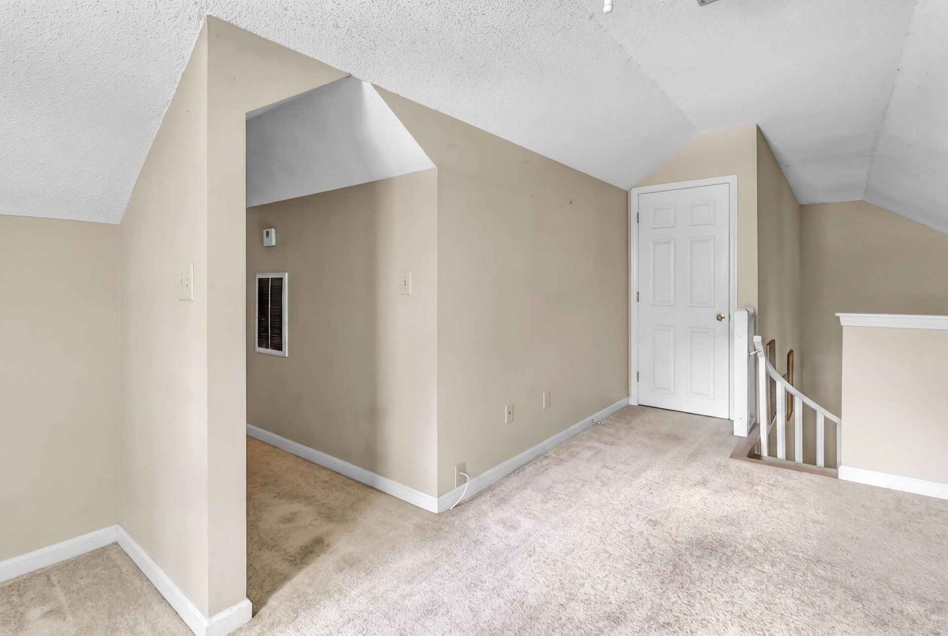 4 Garth Drive Photo 17