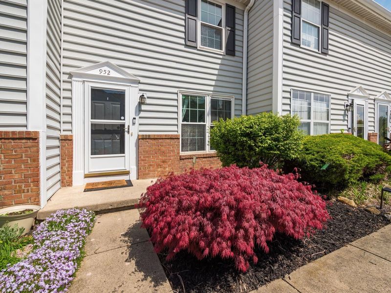 952 Charleston Way Drive , Westerville, OH 43081 Photo 2