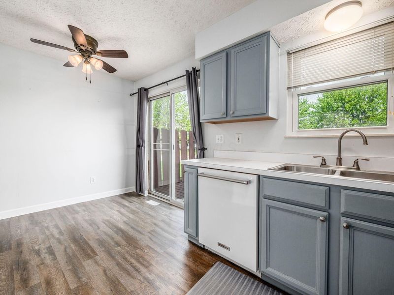 952 Charleston Way Drive , Westerville, OH 43081 Photo 9
