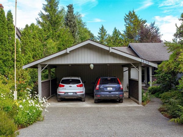 1835 Barrett Dr , North Saanich, BC V8L 4T5
