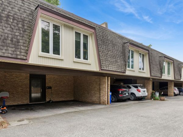 1835 Tanglewood Drive, Unit G, Glenview, IL 60025
